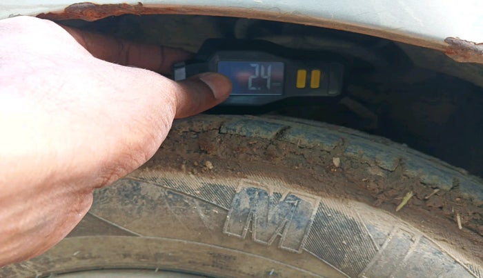 2010 Hyundai i10 MAGNA 1.2, Petrol, Manual, 1,84,236 km, tyre