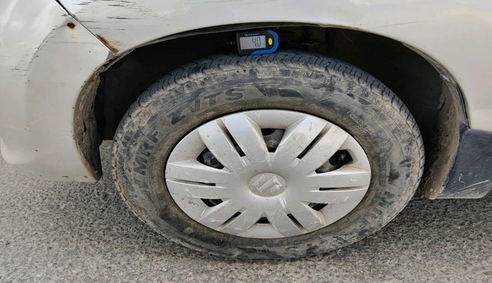 2017 Maruti Alto 800 LXI, Petrol, Manual, 28,238 km, tyre