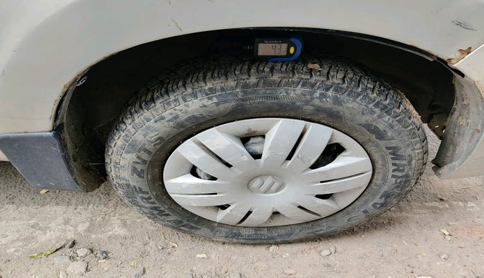 2017 Maruti Alto 800 LXI, Petrol, Manual, 28,238 km, tyre