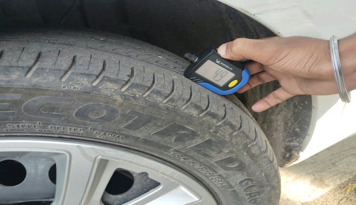 2024 Tata ALTROZ XM PLUS CNG, Petrol, Manual, 12,689 km, tyre