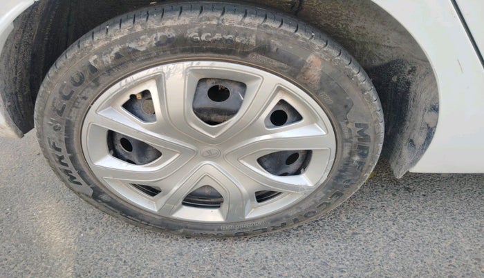 2024 Tata ALTROZ XM PLUS CNG, Petrol, Manual, 12,689 km, tyre