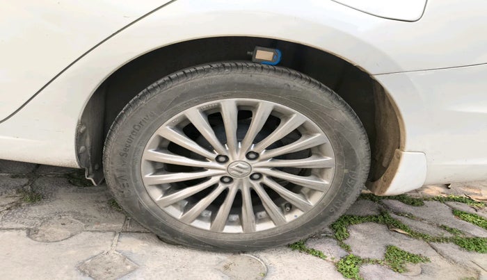 2016 Maruti Ciaz ZXI+, Petrol, Manual, 1,03,393 km, tyre