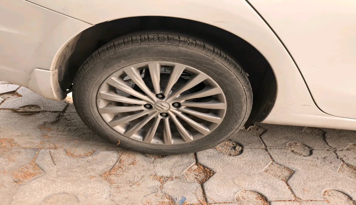 2016 Maruti Ciaz ZXI+, Petrol, Manual, 1,03,393 km, tyre