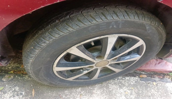 2010 Tata Indica Vista AURA SAFIRE, Petrol, Manual, 26,147 km, tyre