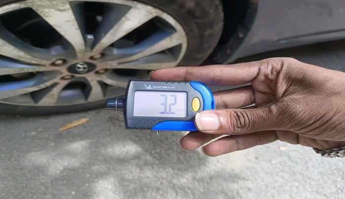 2014 Hyundai Verna FLUIDIC 1.6 CRDI SX, Diesel, Manual, 1,00,993 km, tyre