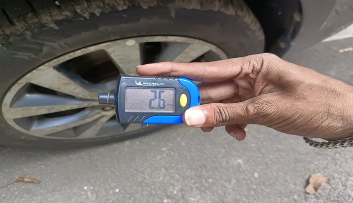 2014 Hyundai Verna FLUIDIC 1.6 CRDI SX, Diesel, Manual, 1,00,993 km, tyre