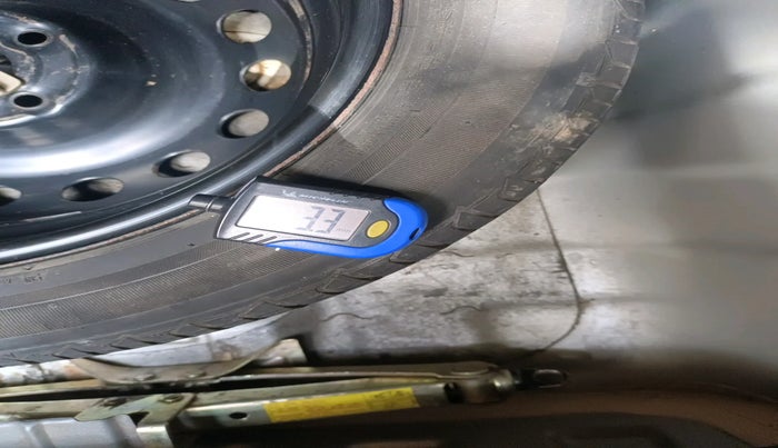 2014 Hyundai Verna FLUIDIC 1.6 CRDI SX, Diesel, Manual, 1,00,993 km, tyre