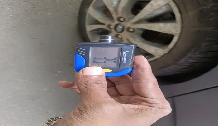 2014 Hyundai Verna FLUIDIC 1.6 CRDI SX, Diesel, Manual, 1,00,993 km, tyre