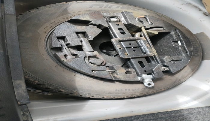 2017 Volkswagen Polo HIGHLINE1.5L, Diesel, Manual, 95,395 km, tyre