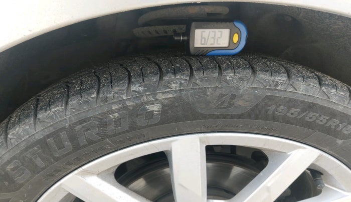 2017 Volkswagen Polo HIGHLINE1.5L, Diesel, Manual, 95,395 km, tyre