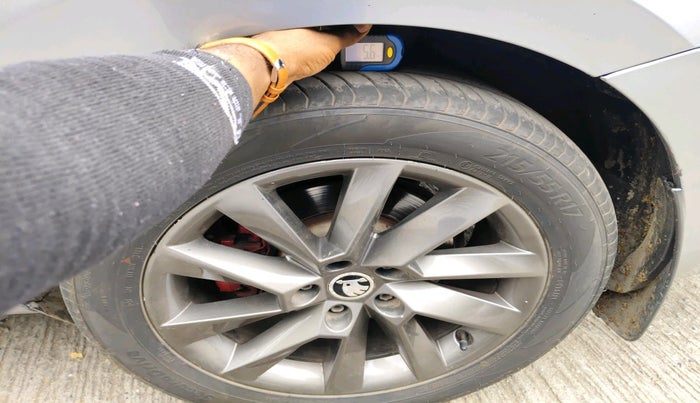 2016 Skoda Superb L&K 2.0 TDI AT, Diesel, Automatic, 92,140 km, tyre