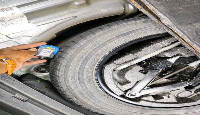 2016 Skoda Superb L&K 2.0 TDI AT, Diesel, Automatic, 92,140 km, tyre