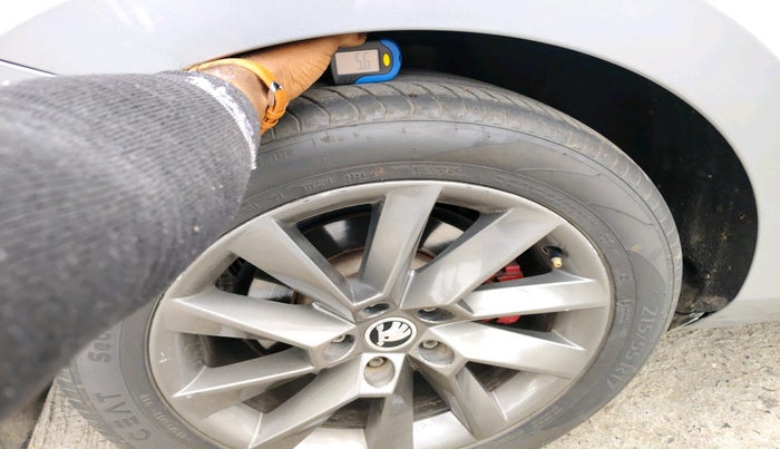 2016 Skoda Superb L&K 2.0 TDI AT, Diesel, Automatic, 92,140 km, tyre