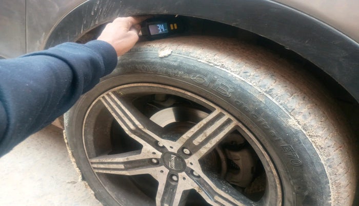 2017 Maruti S Cross SIGMA 1.3, Diesel, Manual, 1,97,001 km, tyre