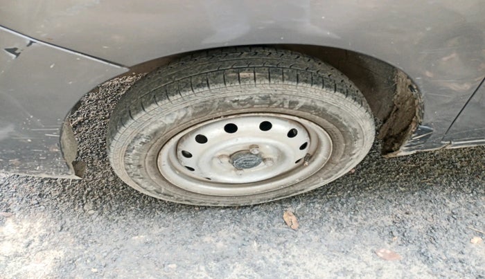 2013 Maruti Wagon R 1.0 LXI CNG, Petrol, Manual, 1,56,361 km, tyre