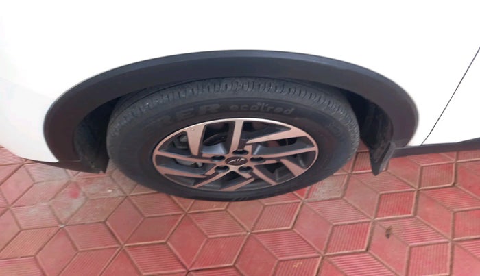 2022 Mahindra XUV300 W8 (O) 1.2 PETROL, Petrol, Manual, 16,453 km, tyre