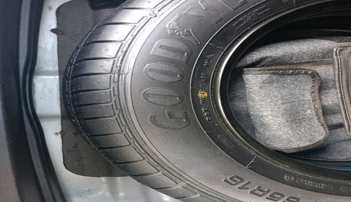 2023 KIA SELTOS  HTE 1.5 PETROL MT, Petrol, Manual, 61,754 km, tyre