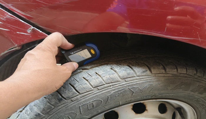 2011 Hyundai Eon D-LITE, Petrol, Manual, 7,698 km, tyre