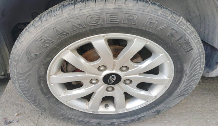 2016 Mahindra XUV500 W10, Diesel, Manual, 1,19,080 km, tyre