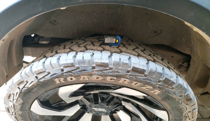 2022 Mahindra Thar LX D AT 4WD HT, Diesel, Automatic, 27,274 km, tyre