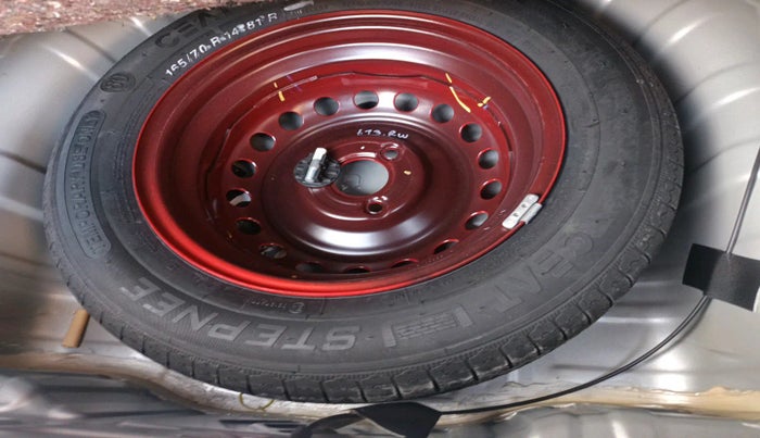 2024 Renault Kwid CLIMBER AMT 1.0, Petrol, Automatic, 19,479 km, tyre