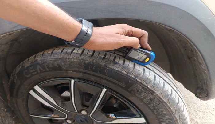 2024 Renault Kwid CLIMBER AMT 1.0, Petrol, Automatic, 19,479 km, tyre