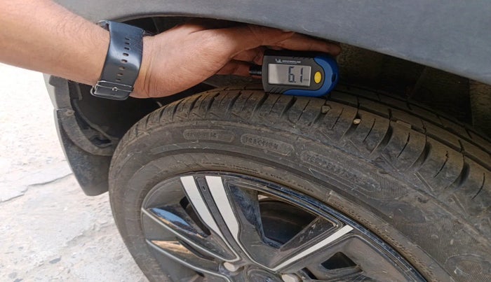 2024 Renault Kwid CLIMBER AMT 1.0, Petrol, Automatic, 19,479 km, tyre