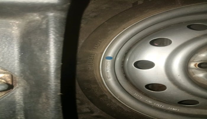 2013 Maruti Wagon R 1.0 LXI CNG, Petrol, Manual, 63,869 km, tyre