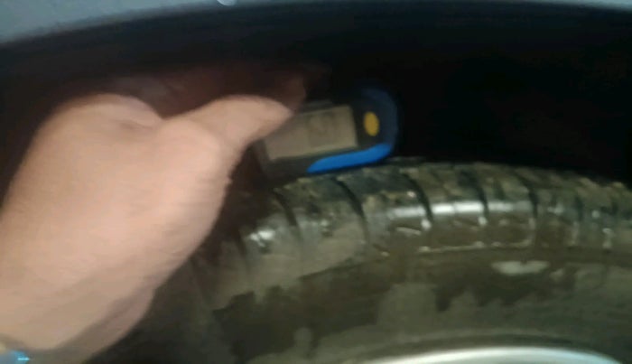 2013 Maruti Wagon R 1.0 LXI CNG, Petrol, Manual, 63,869 km, tyre