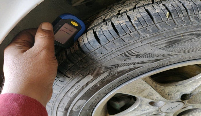 2011 Maruti Swift VXI, Petrol, Manual, 1,34,001 km, tyre