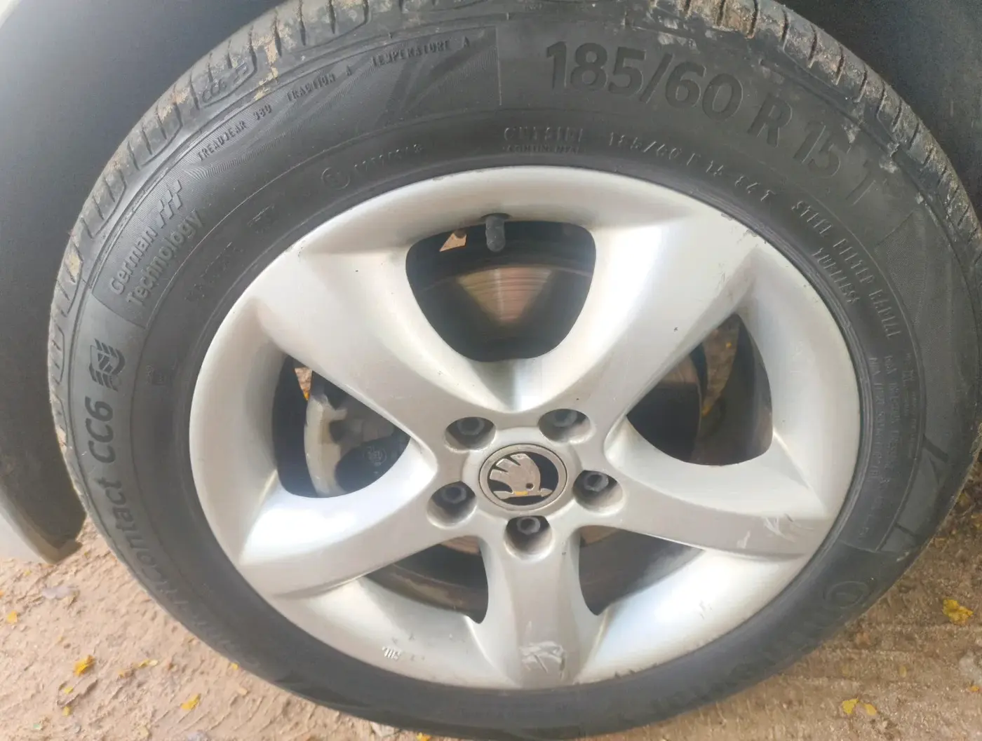 2015 Skoda Rapid AMBITION 1.5 TDI, Diesel, Manual, 1,32,649 km, tyre
