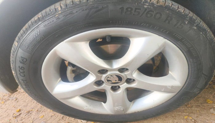 2015 Skoda Rapid AMBITION 1.5 TDI, Diesel, Manual, 1,32,649 km, tyre