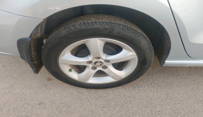 2015 Skoda Rapid AMBITION 1.5 TDI, Diesel, Manual, 1,32,649 km, tyre