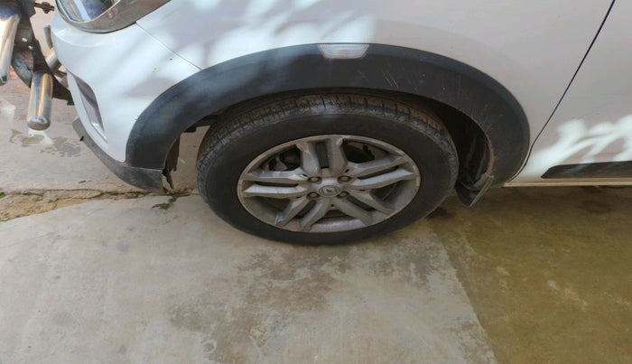 2020 Renault TRIBER RXZ, Petrol, Manual, 49,535 km, tyre