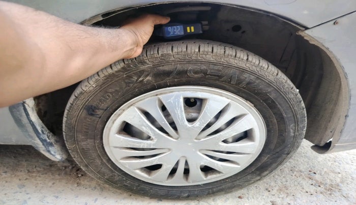 2011 Maruti Wagon R 1.0 LXI CNG, Petrol, Manual, 97,003 km, tyre