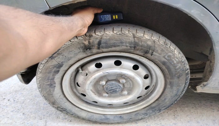 2011 Maruti Wagon R 1.0 LXI CNG, Petrol, Manual, 97,003 km, tyre