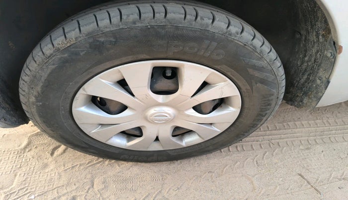 2015 Nissan Micra Active XV, Petrol, Manual, 96,982 km, tyre