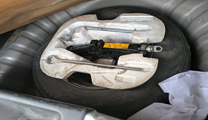 2015 Nissan Micra Active XV, Petrol, Manual, 96,982 km, tyre