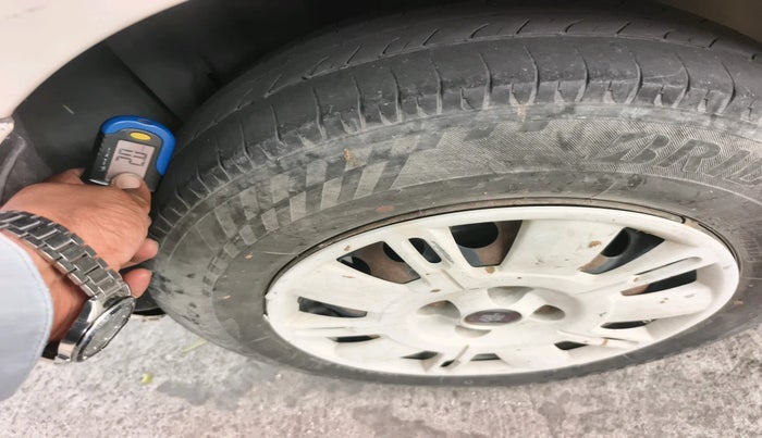 2010 Fiat Grand Punto ACTIVE 1.3, Diesel, Manual, 2,58,549 km, tyre