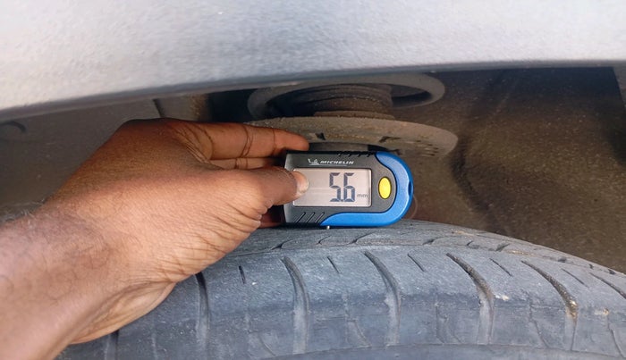 2016 Mahindra Kuv100 K8 6 STR, Petrol, Manual, 57,612 km, tyre