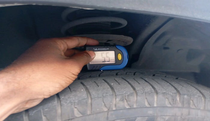 2016 Mahindra Kuv100 K8 6 STR, Petrol, Manual, 57,612 km, tyre