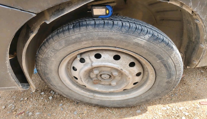 2012 Maruti Wagon R 1.0 LXI CNG, Petrol, Manual, 1,89,111 km, tyre