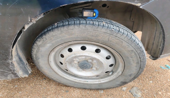 2012 Maruti Wagon R 1.0 LXI CNG, Petrol, Manual, 1,89,111 km, tyre