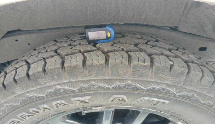 2014 Toyota Fortuner 3.0 4X2 AT, Diesel, Automatic, 63,886 km, tyre