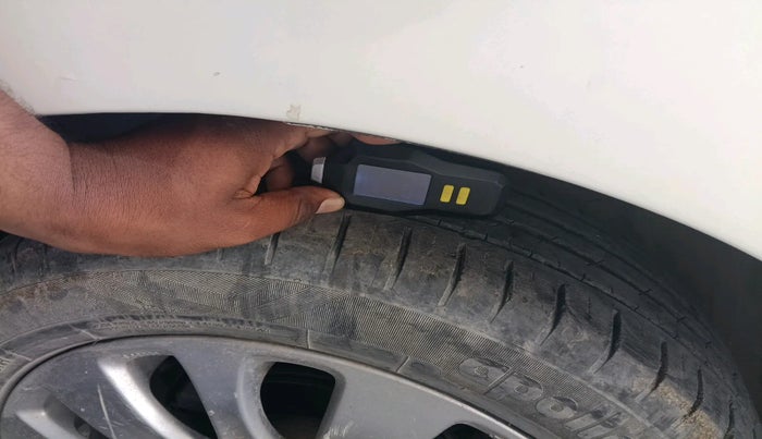 2017 Maruti Baleno ZETA PETROL 1.2, Petrol, Manual, 48,286 km, tyre