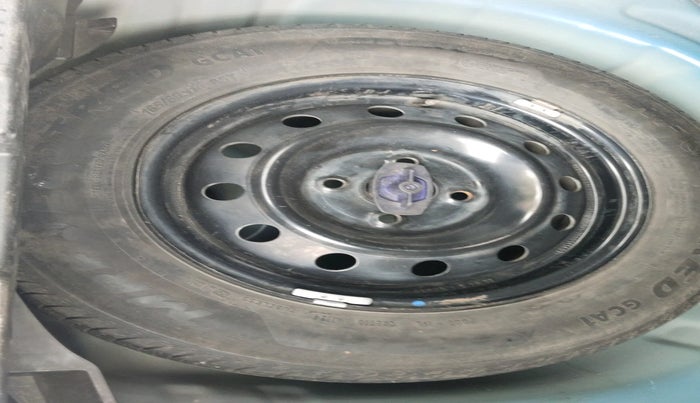 2024 Maruti Swift VXi, Petrol, Manual, 33,066 km, tyre