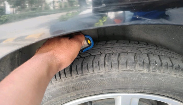 2013 Volkswagen Vento HIGHLINE DIESEL 1.6, Diesel, Manual, 1,00,537 km, tyre