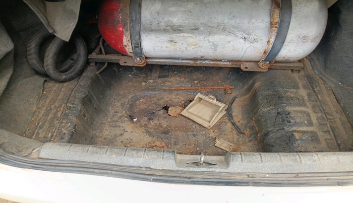 2010 Honda City 1.5L I-VTEC V MT, Petrol, Manual, 1,24,336 km, tyre