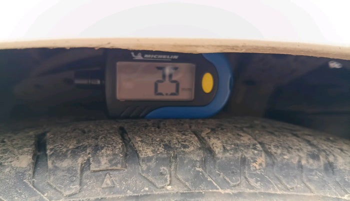 2010 Honda City 1.5L I-VTEC V MT, Petrol, Manual, 1,24,336 km, tyre