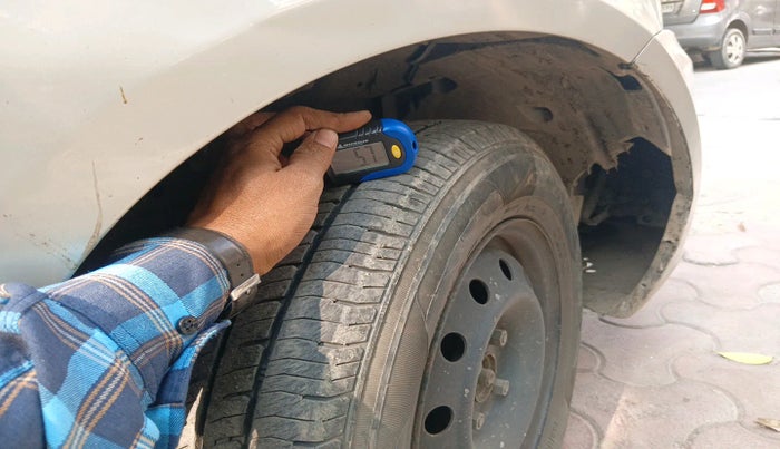 2017 Maruti Swift Dzire VXI, Petrol, Manual, 80,009 km, tyre